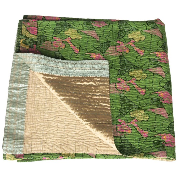 Kantha deken van zijden sari’s | rozi from Tulsi Crafts