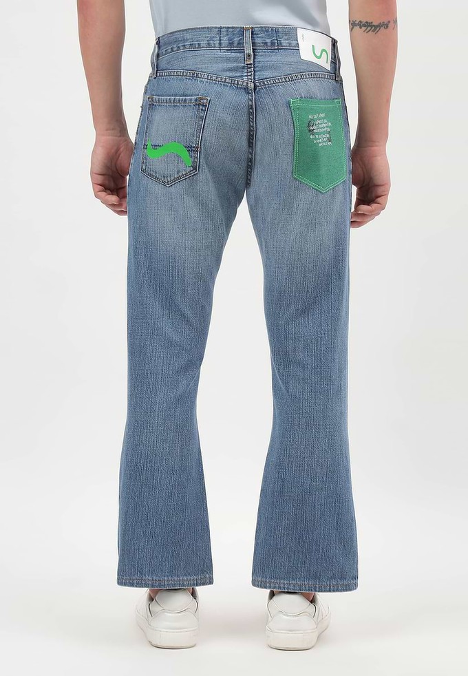 Unüberschüssiges Versprechen | Helle Indigo-Bootcut-Jeans mit niedrigem Bund from Un Denim