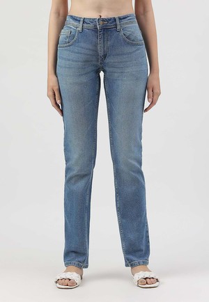 Unüberschüssiges Versprechen | Lange, schmale Jeans mit mittelhohem Bund in Indigoblau from Un Denim