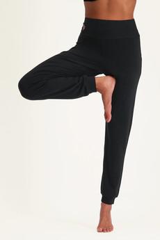 Ojas Bamboo Yoga Pants – Urban Black via Urban Goddess