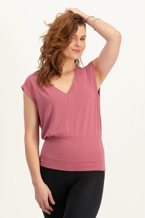 Mula Yoga Top – Hibiscus from Urban Goddess