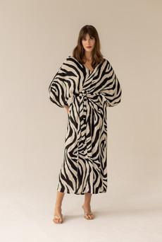 Pareo Dress Zebra Maxi via Urbankissed