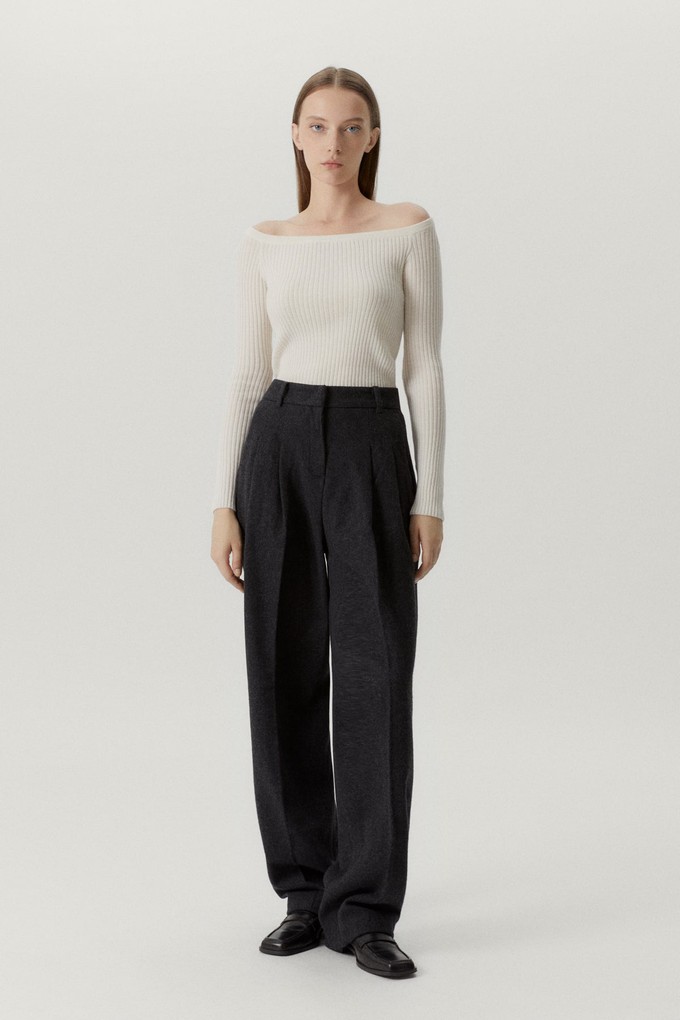 The Merino Wool Off-the-shoulder Top - Snow White from Urbankissed