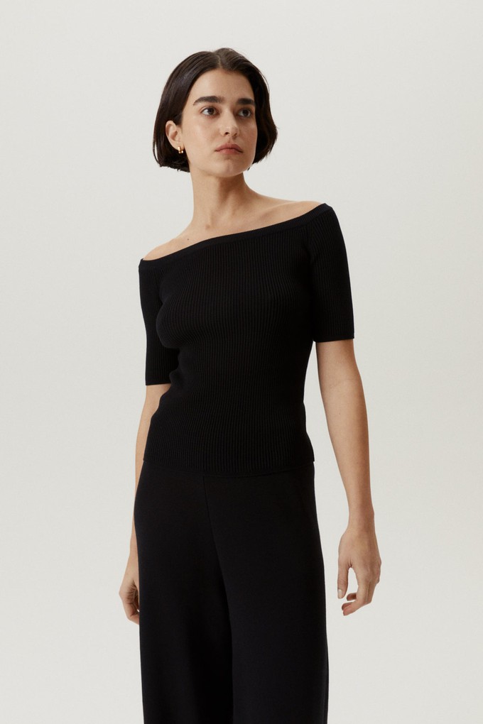 The Organic Cotton Off-the Shoulder Top - Black from Urbankissed
