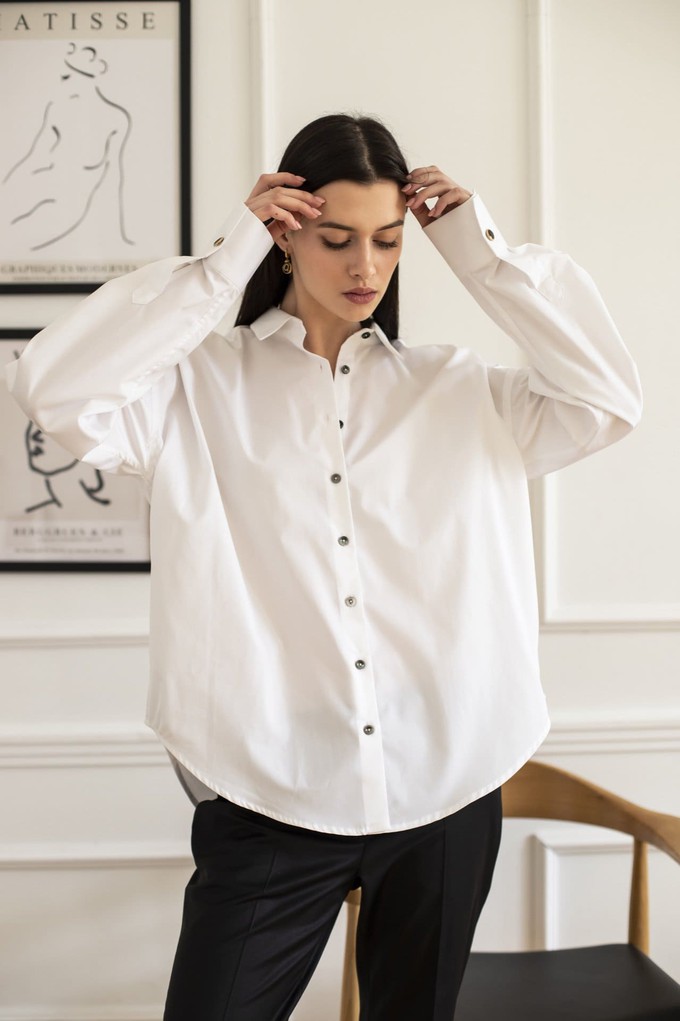 Classic Oversize White Shirt Dark Buttons from Urbankissed