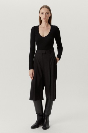 The Merino Wool U-neck Sweater - Black from Urbankissed