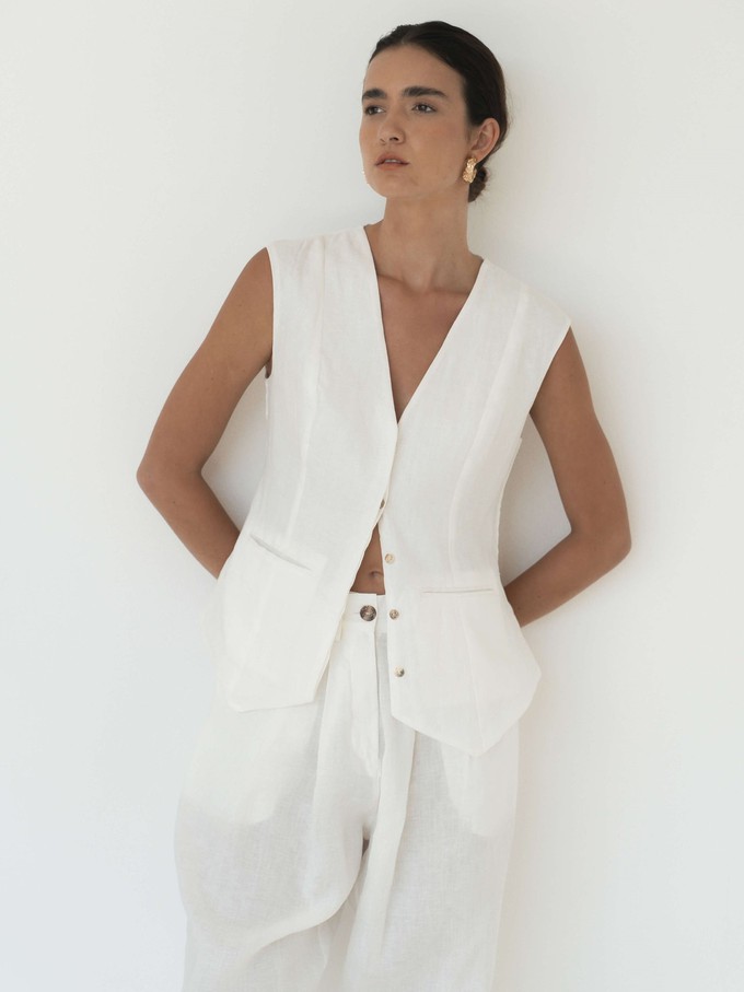 Linen Vest in White Women from Urbankissed