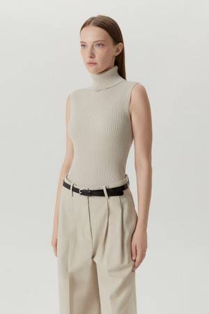 The Merino Wool Roll-neck Top - Pearl from Urbankissed