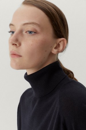 The Ultrasoft Wool Relaxed Roll-neck - Midnight Blue from Urbankissed