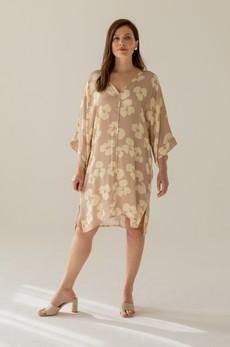 Beige Kimono Midi Dress via Urbankissed