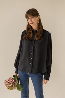 Noel Shirt Black via Urbankissed