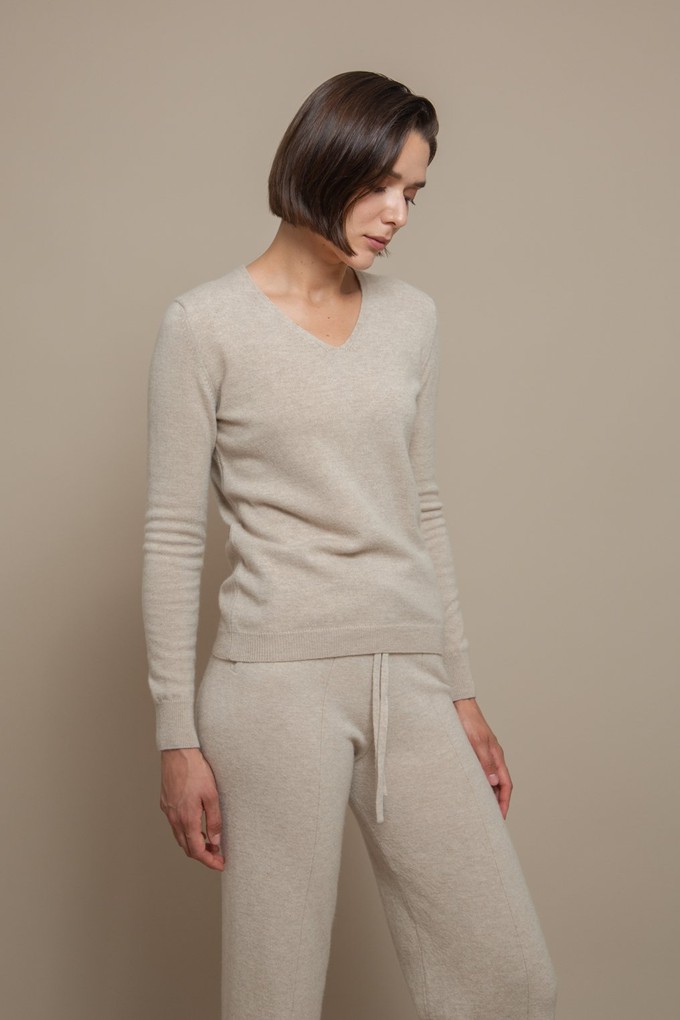 Fit And Warm V-neck Jumper from Urbankissed