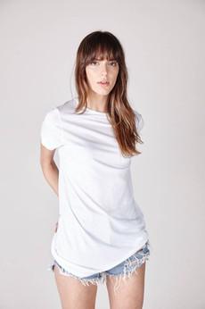The Alexa | Basic T-shirt - White via Urbankissed