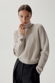 The Merino Wool Cropped High-neck - Greige via Urbankissed