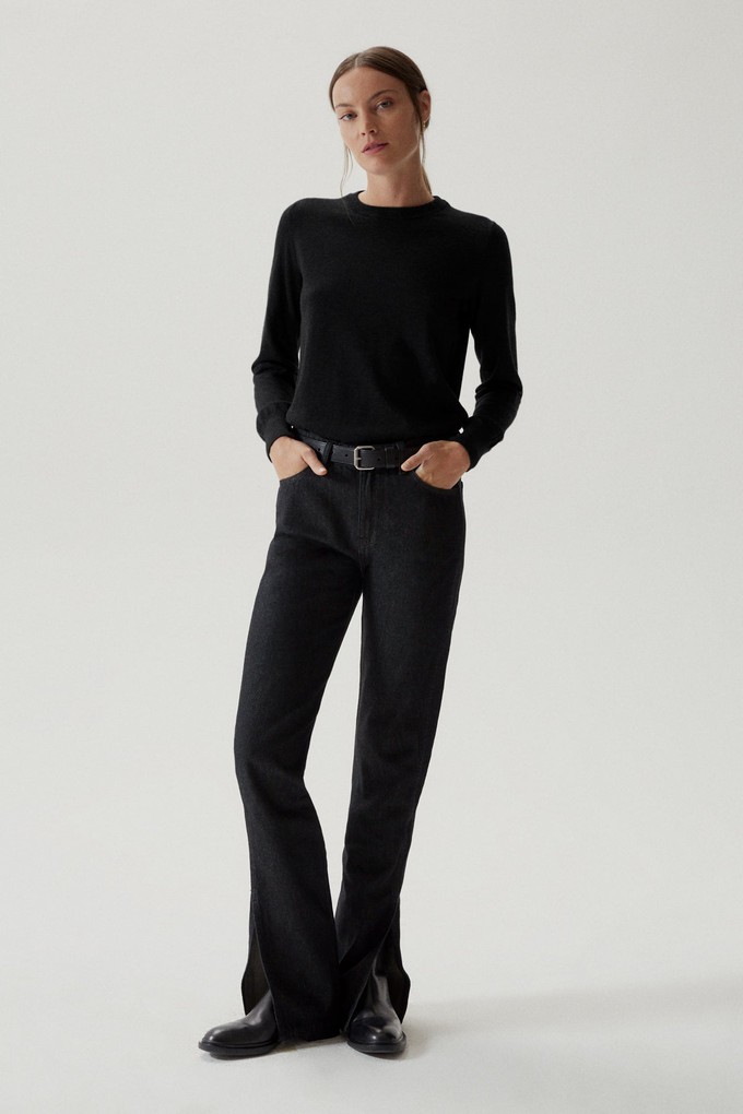 The Ultrasoft Wool Round-neck - Black from Urbankissed