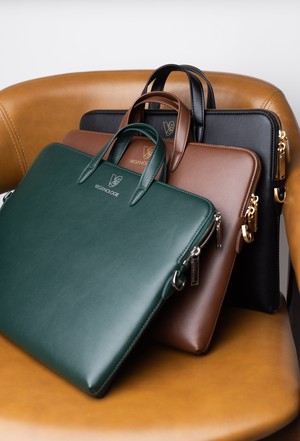 Saturn Laptop Bag from Veganologie Saturn Laptop Bag from Veganologie