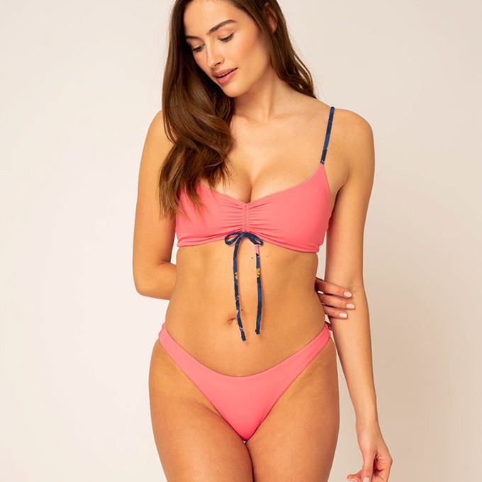 Drawstring Bikini Top - wendebar flower / pink from Woodlike Ocean