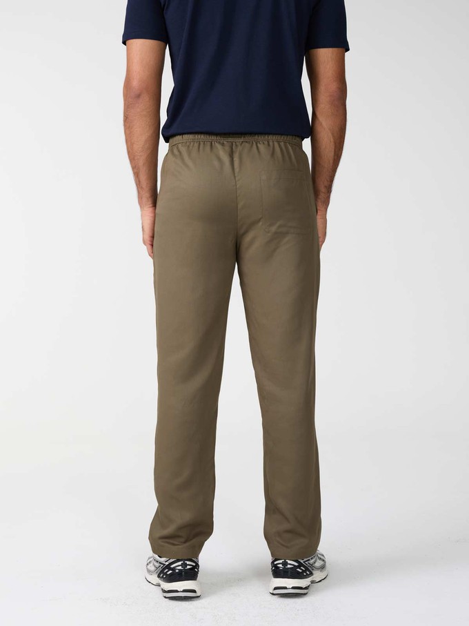 Walter Hose oliv from Yahmo