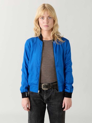 Ruth Wendejacke metropolis/blue from Yahmo
