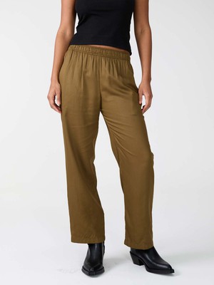 Hilde Hose braun from Yahmo
