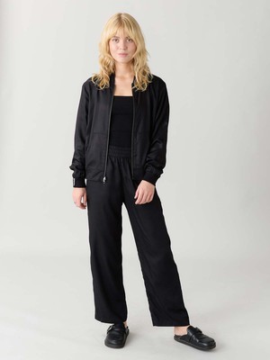 Ruth Wendejacke eclipse/black from Yahmo