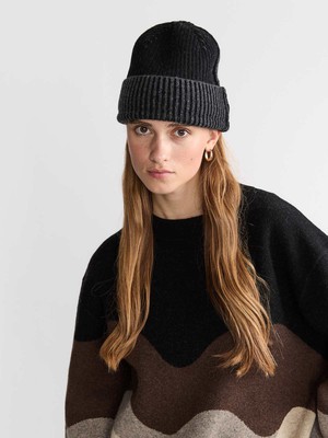 Lou Beanie Schwarz from Yahmo