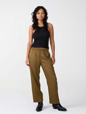 Hilde Hose braun from Yahmo