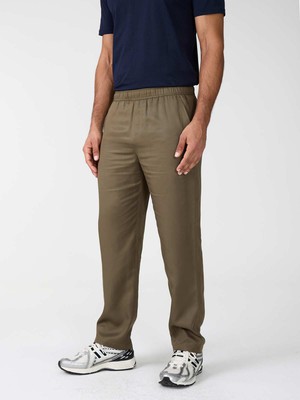Walter Hose oliv from Yahmo