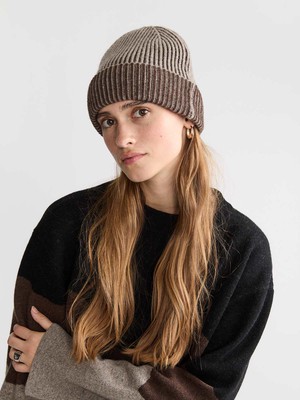 Lou Beanie Braun from Yahmo