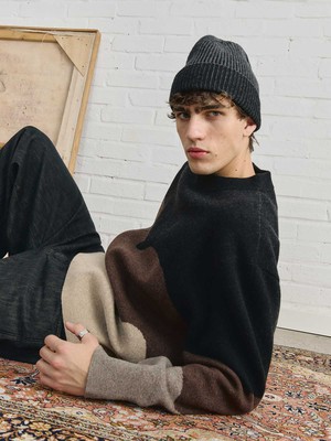 Lou Beanie Schwarz from Yahmo