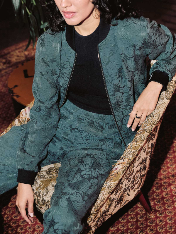Ruth Wendejacke eclipse/black from Yahmo