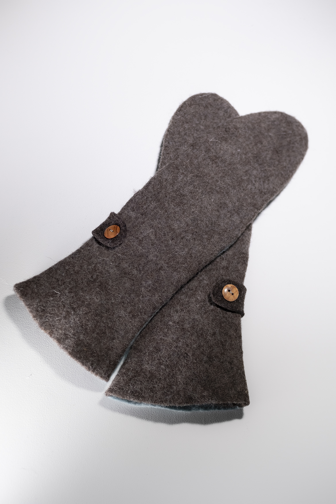 Long woolen mittens | natural brown & baby blue from Pepavana Long woolen mittens | natural brown & baby blue from Pepavana
