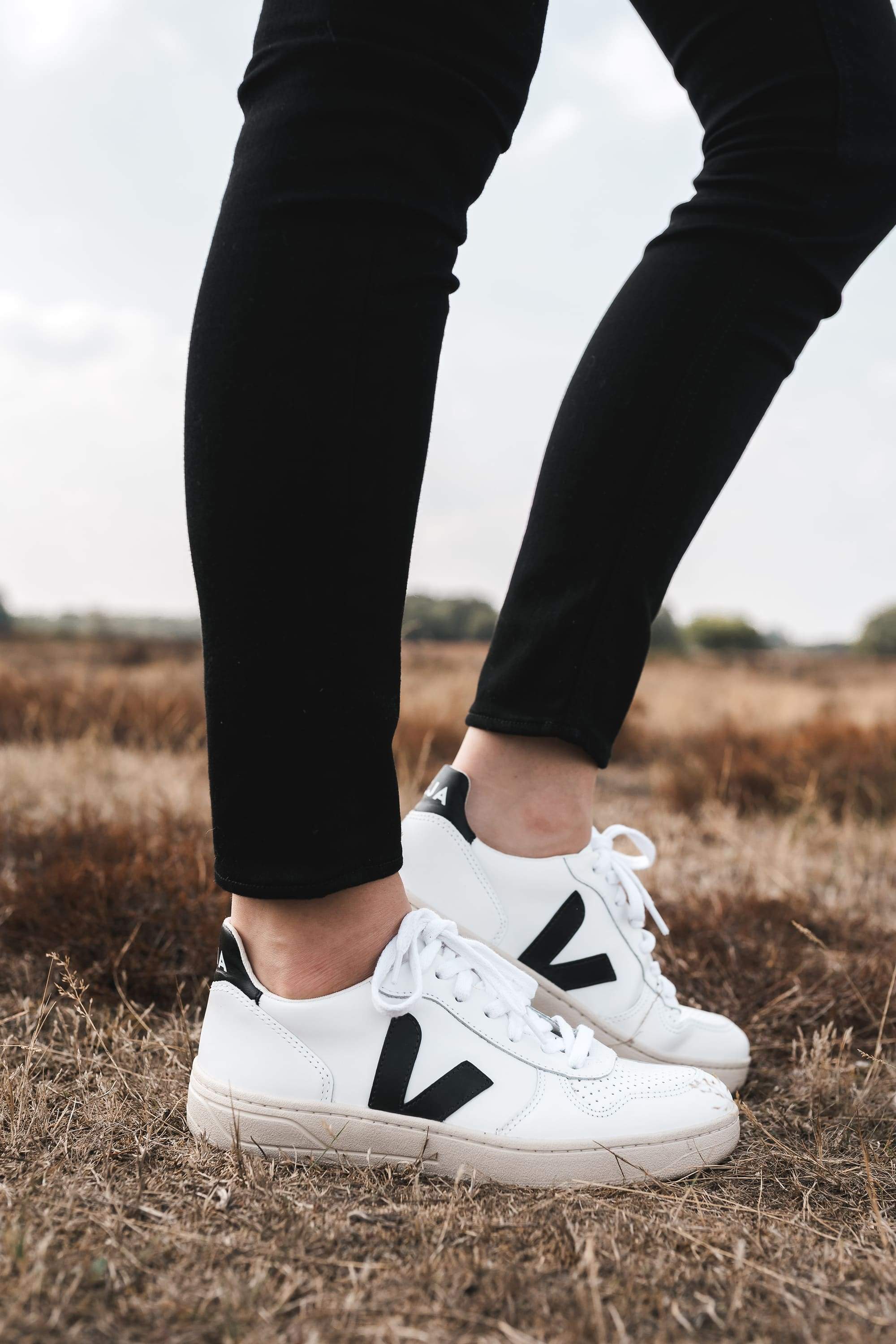 V-10 sneaker extra white black from thegreenlabels V-10 sneaker extra white black from thegreenlabels